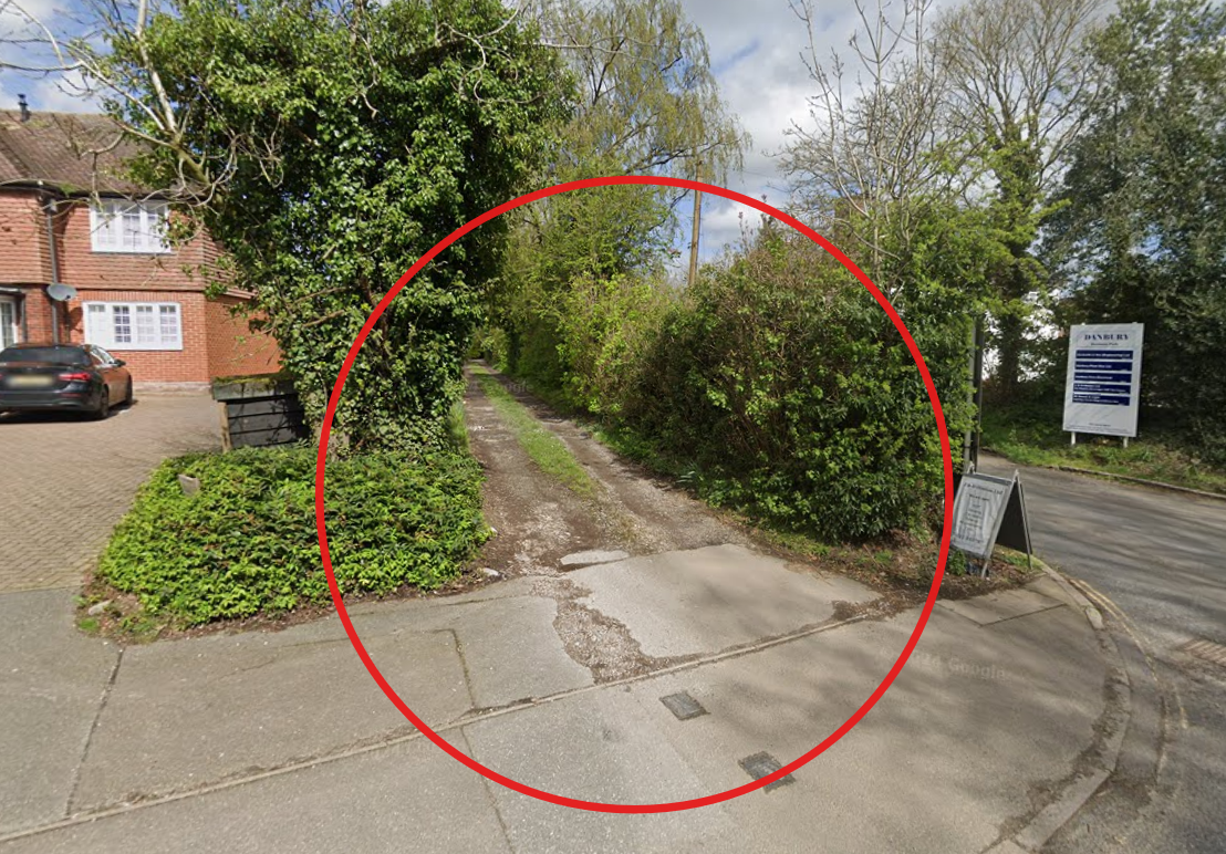 Photo of the driveway / entrance